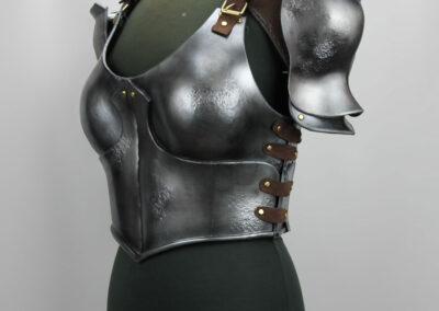 Create a female Cosplay-Armor