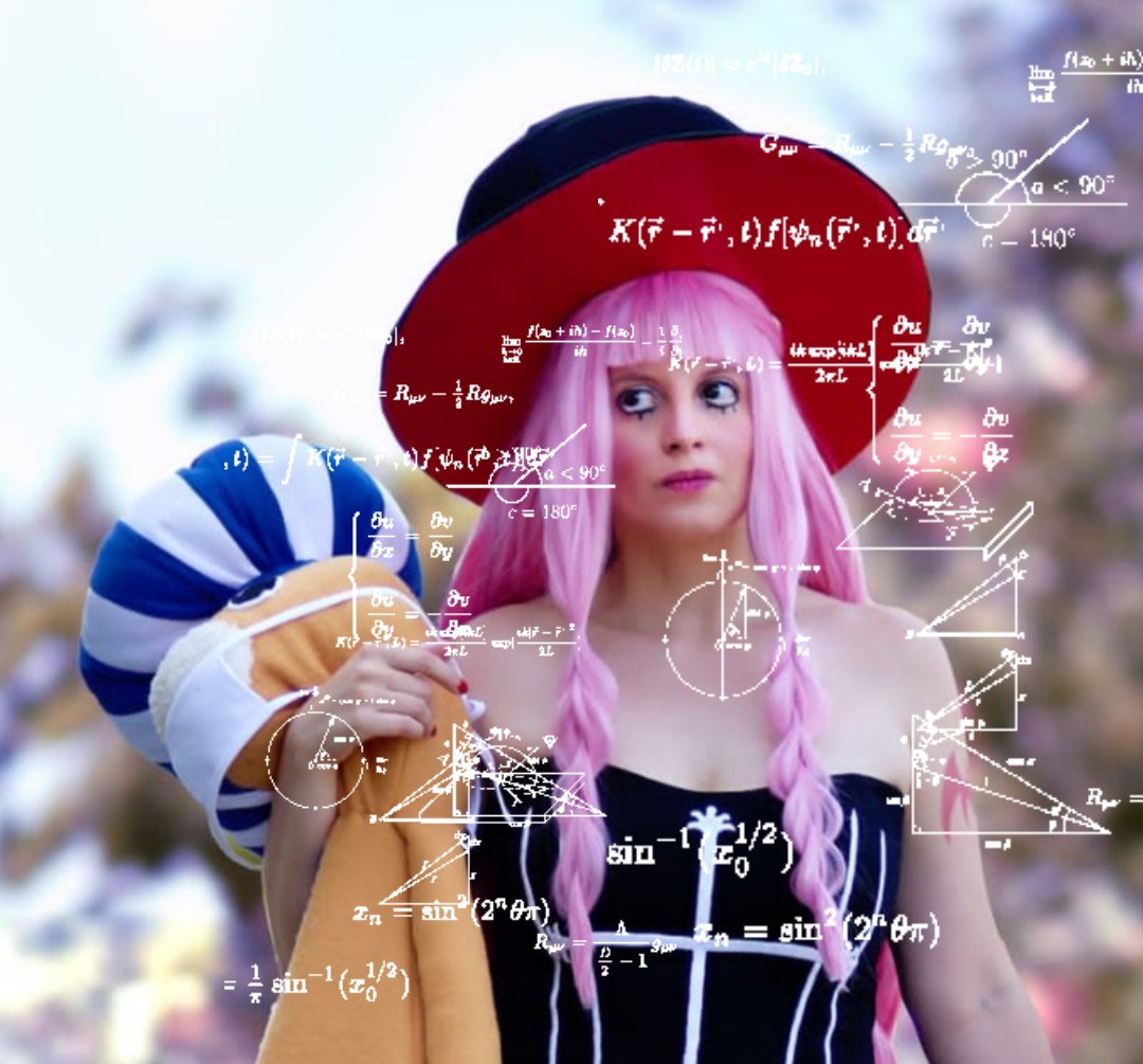 Portrait einer Cosplayerin als Perona aus One Piece, mit mathematischen Formeln darüber gelegt – dem „Math Lady“ Meme nachempfunden.